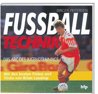 Buch: "FUSSBALL TECHNIK"